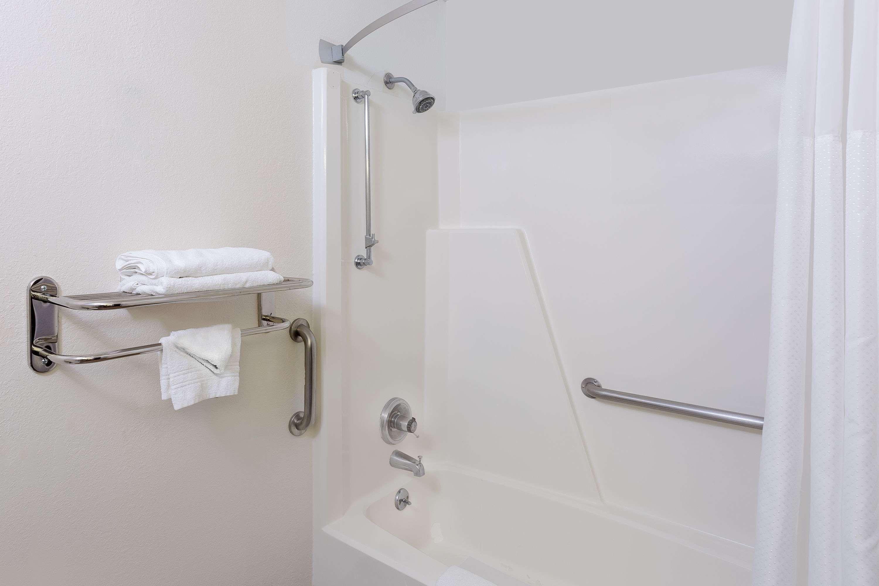 ซูเปอร์ 8 บาย วินด์แฮม นอร์ฟอล์ค Motel นอร์โฟล์ค ภายนอก รูปภาพ