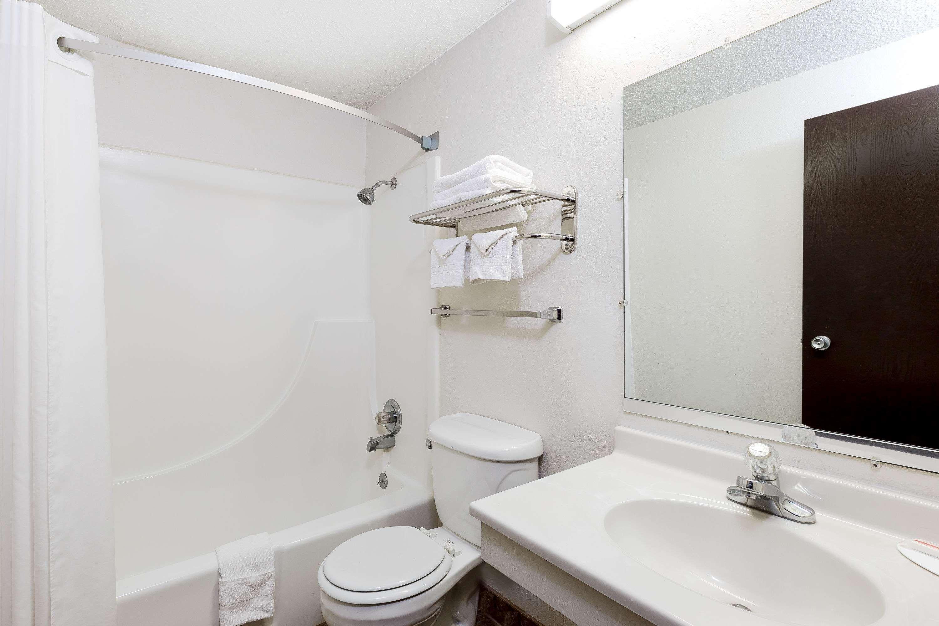 ซูเปอร์ 8 บาย วินด์แฮม นอร์ฟอล์ค Motel นอร์โฟล์ค ภายนอก รูปภาพ