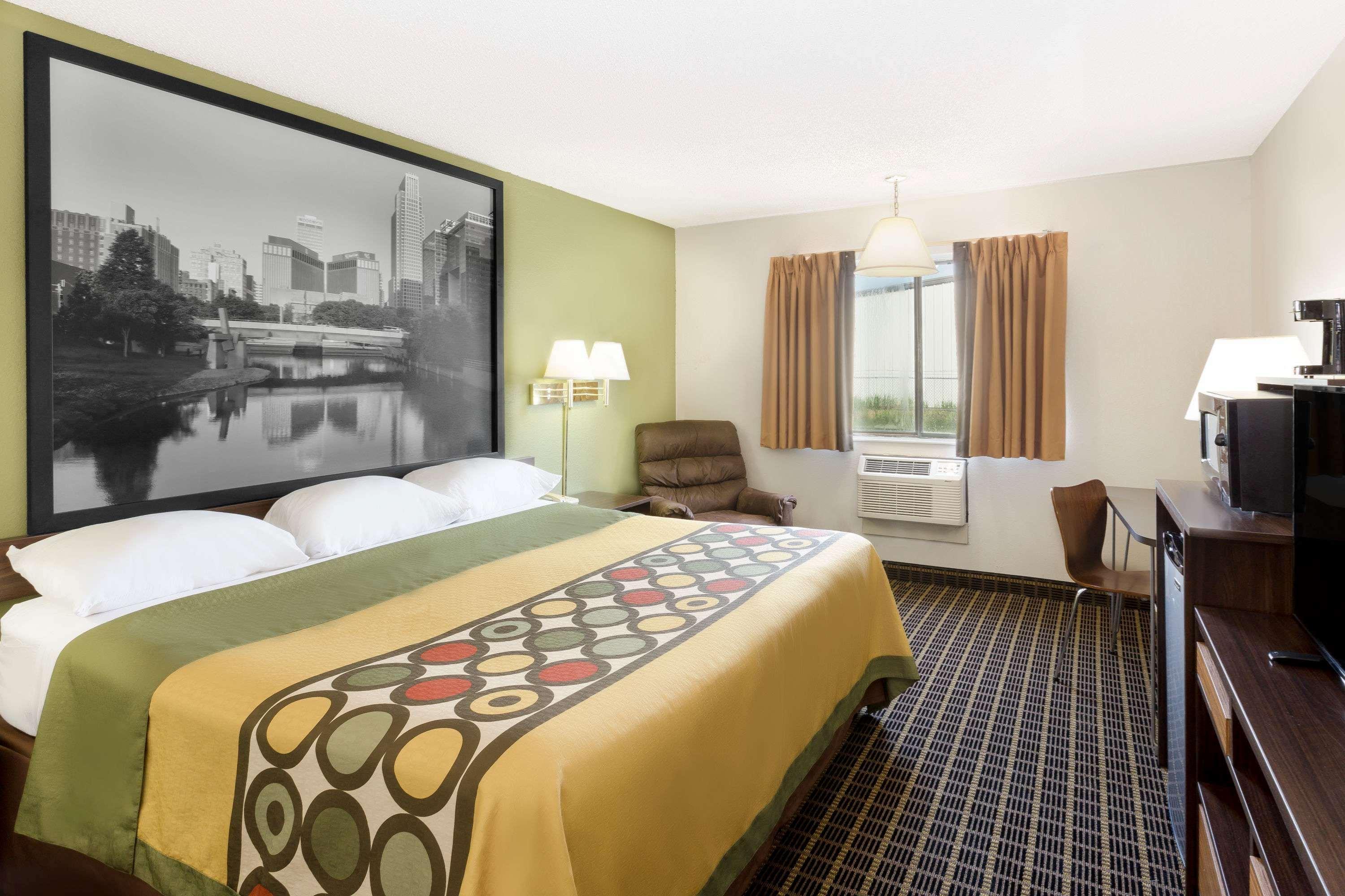 ซูเปอร์ 8 บาย วินด์แฮม นอร์ฟอล์ค Motel นอร์โฟล์ค ภายนอก รูปภาพ
