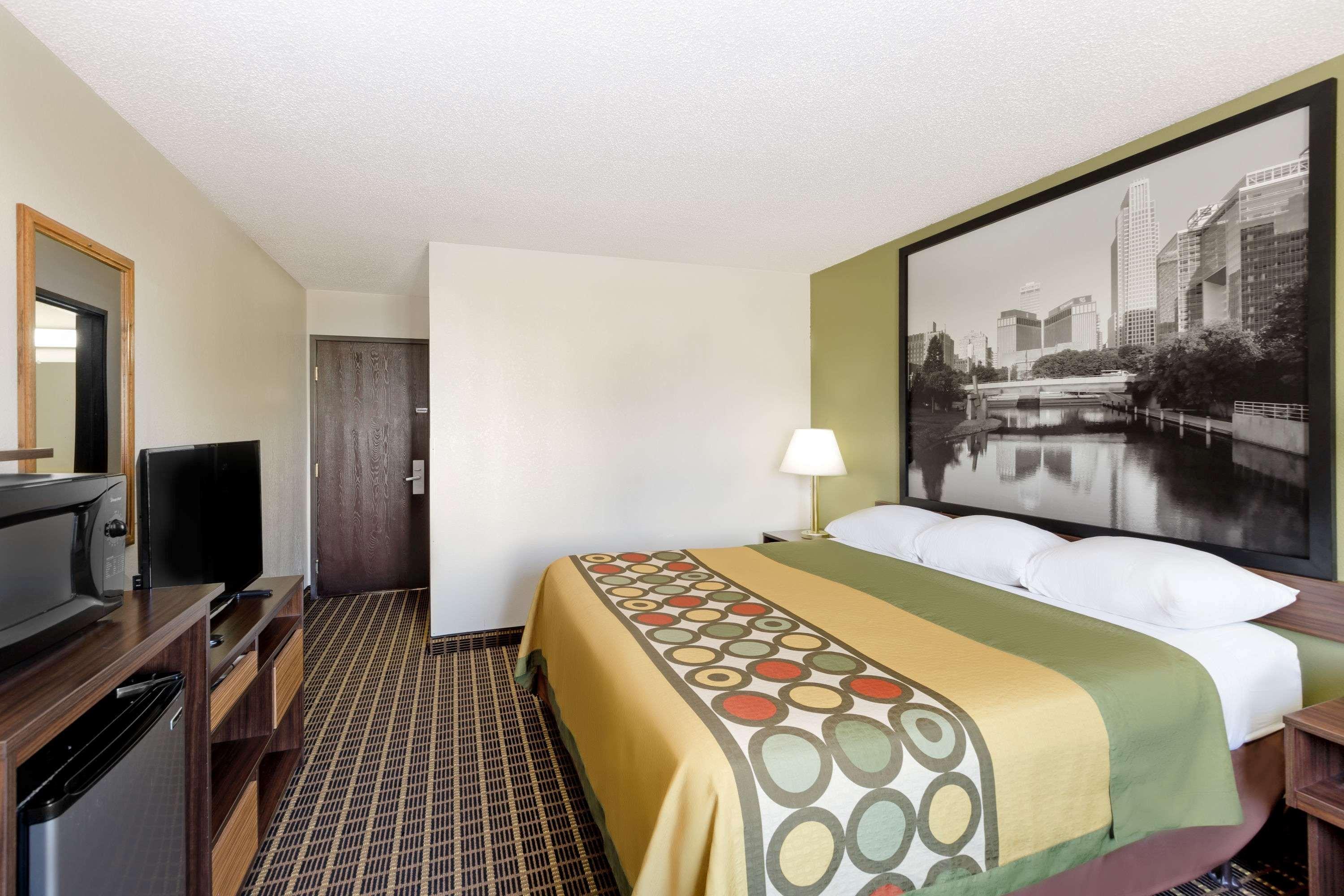 ซูเปอร์ 8 บาย วินด์แฮม นอร์ฟอล์ค Motel นอร์โฟล์ค ภายนอก รูปภาพ