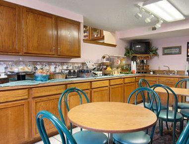 ซูเปอร์ 8 บาย วินด์แฮม นอร์ฟอล์ค Motel นอร์โฟล์ค ภายนอก รูปภาพ